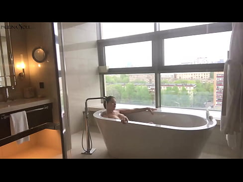 ❤️ Pitikek mezin Bi dilgermî pizika xwe di serşokê de dihejîne ️ Porno vk li me ku.pornogroupp.ru ️❤
